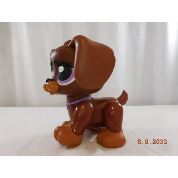 Littlest Pet Shop Brown Blue Eyes Walking Dog 9” x 7” Tested Works  TM & MGA Toy - Picture 6 of 9